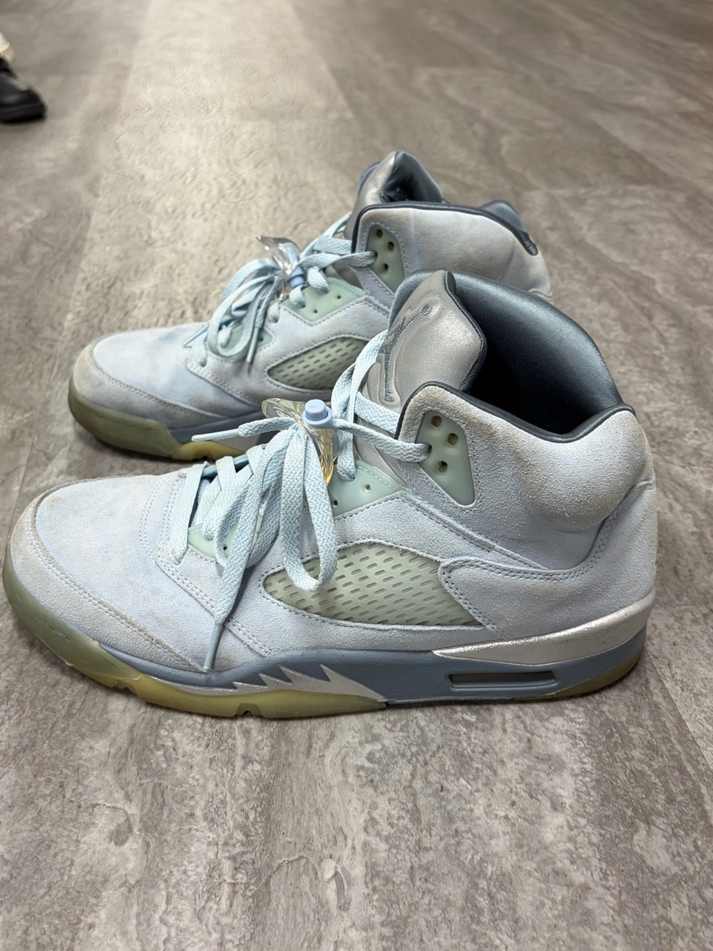 Jordan 5 Bluebird Sneakers - Picture 2 of 5